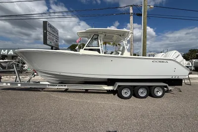 Cobia 305 Center Console
