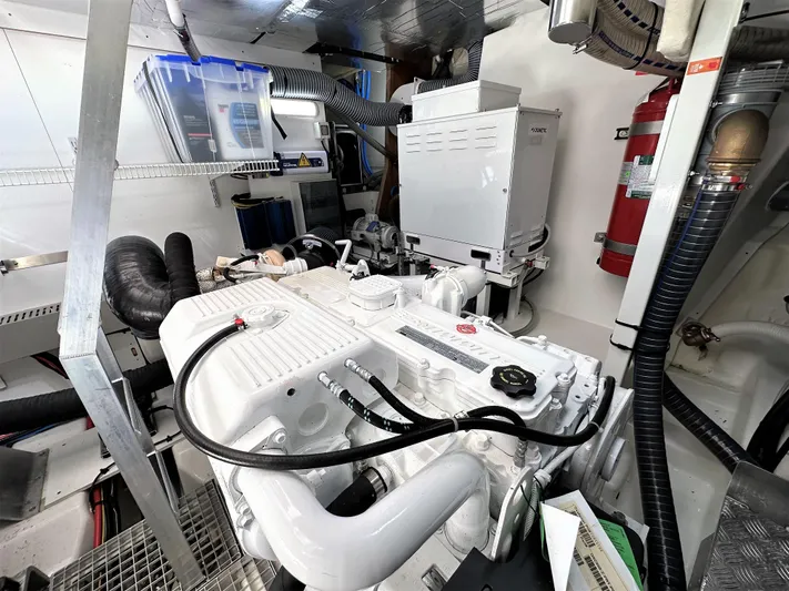  Yacht Photos Pics 2022 Prestige Yachts 590 Fly