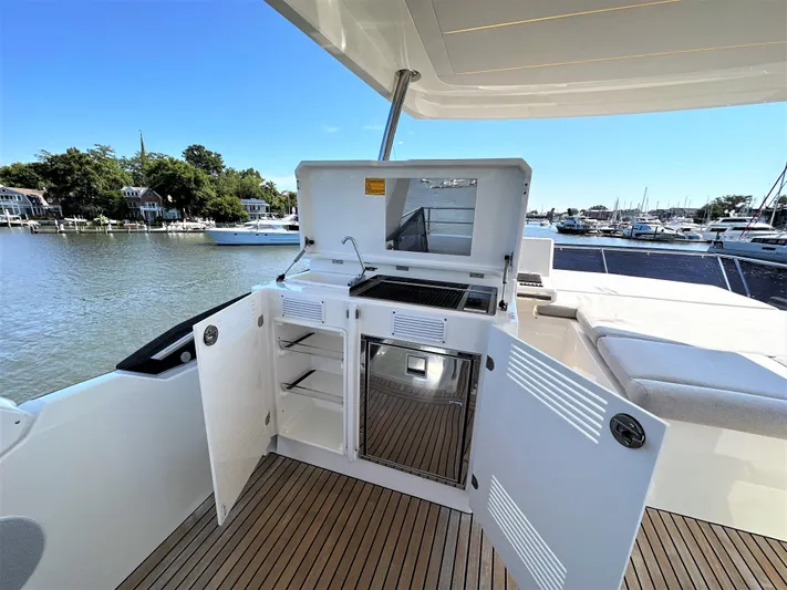  Yacht Photos Pics 2022 Prestige Yachts 590 Fly