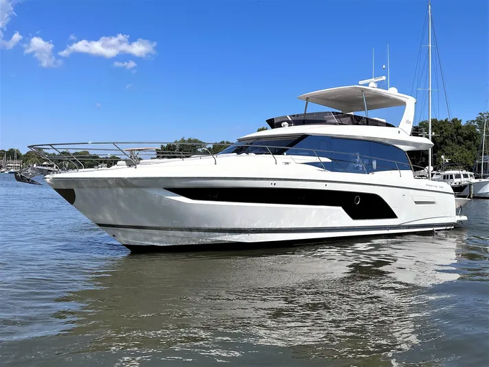  Yacht Photos Pics 2022 Prestige Yachts 590 Fly