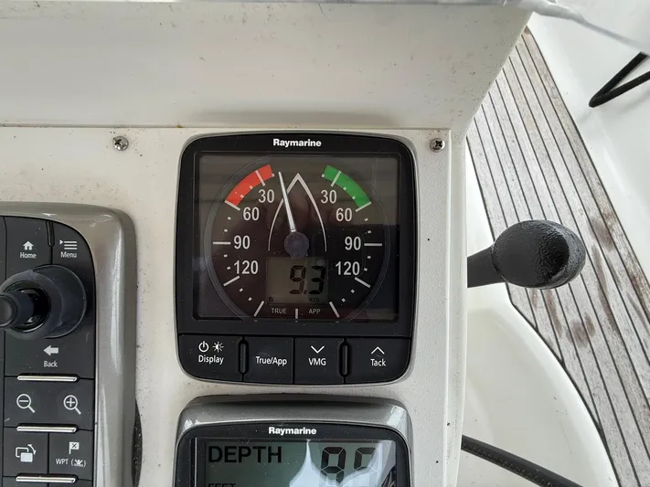 French Angel Yacht Photos Pics Raymarine instrument panel on a 2003 Beneteau 393 sailboat, displaying speed and depth.