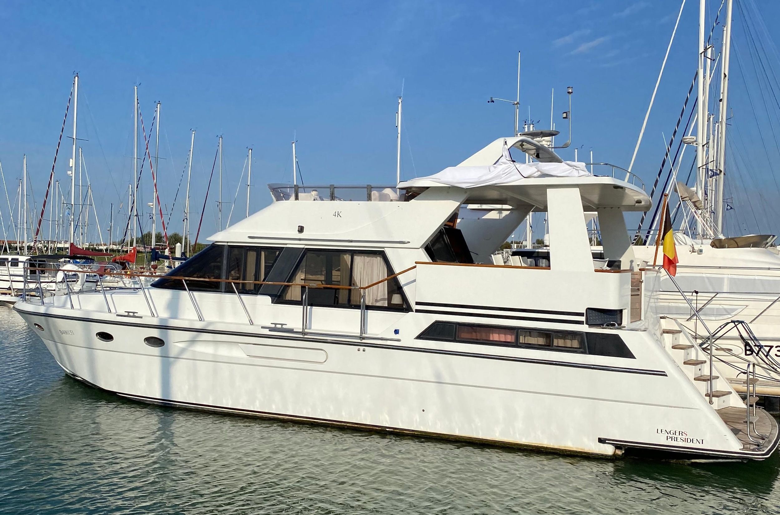 1988 President Marine Ltd. - '46 Sundeck