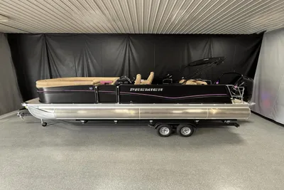 Premier 270 Intrigue