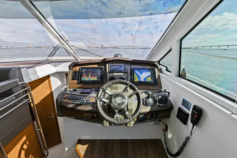 Best Times Too W/ Seakeeper Roll Stabilizer Yacht Photos Pics 