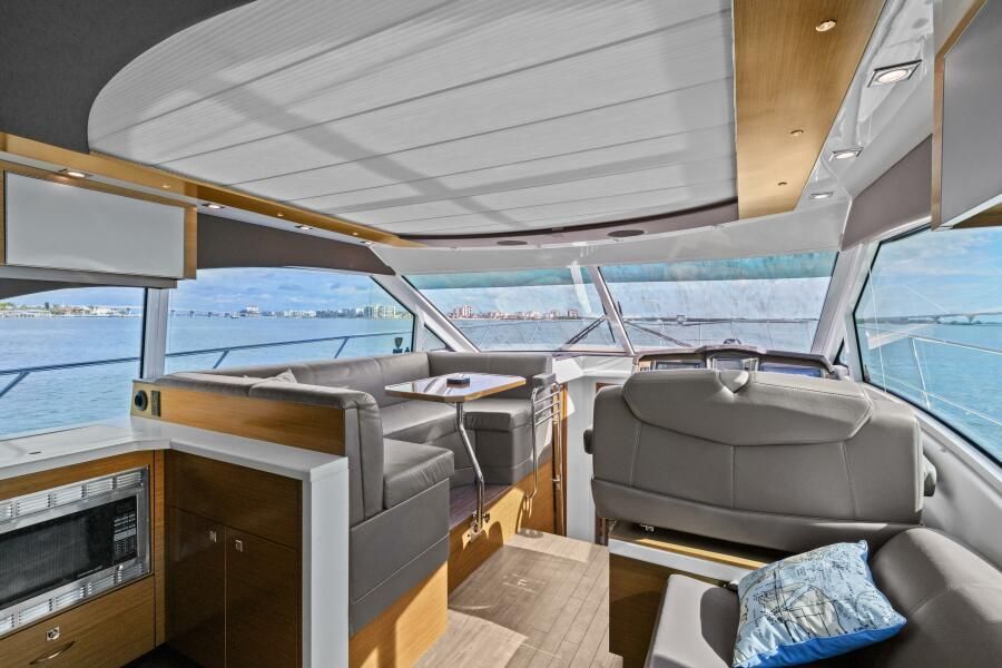 2014 Cruisers Yachts 45 