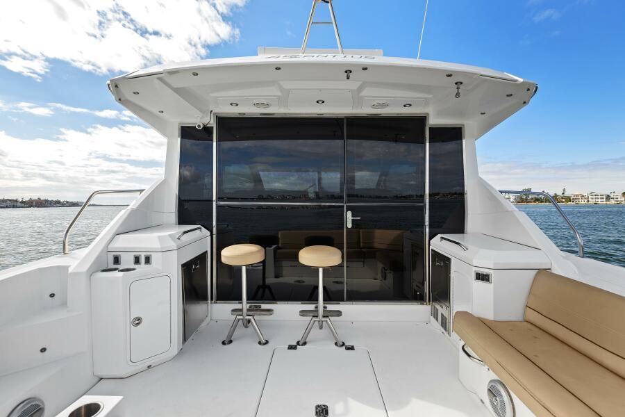 2014 Cruisers Yachts 45 