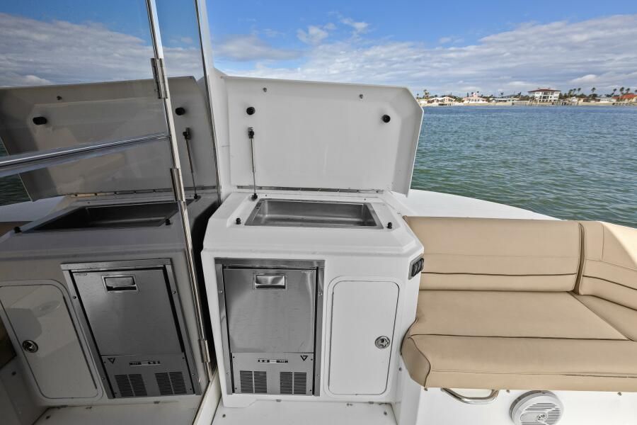 2014 Cruisers Yachts 45 