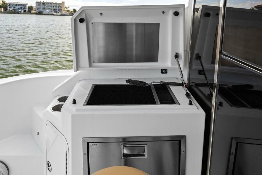 2014 Cruisers Yachts 45 