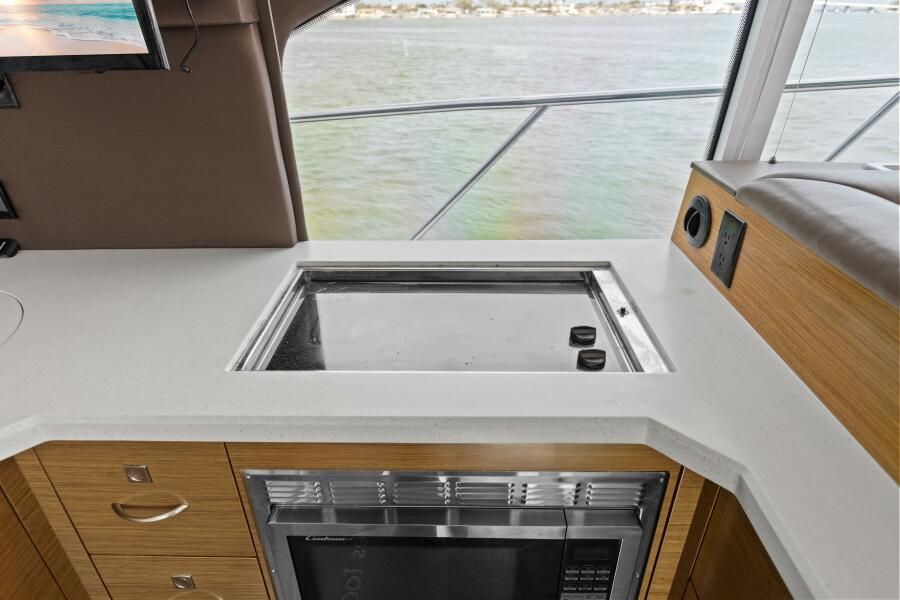 2014 Cruisers Yachts 45 