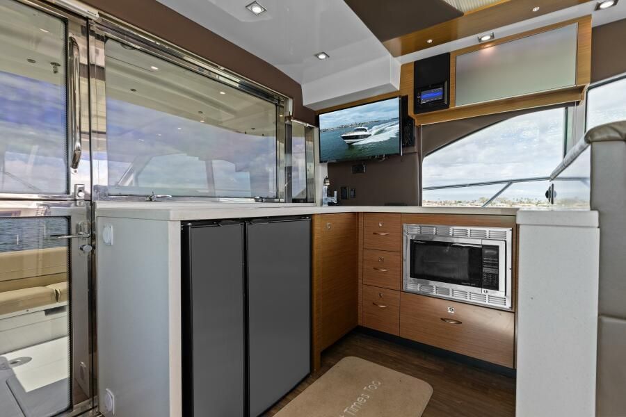 2014 Cruisers Yachts 45 
