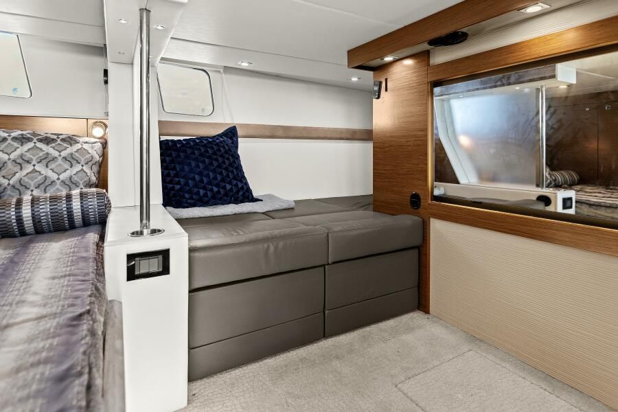 2014 Cruisers Yachts 45 