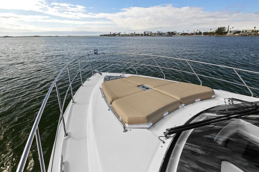 2014 Cruisers Yachts 45 