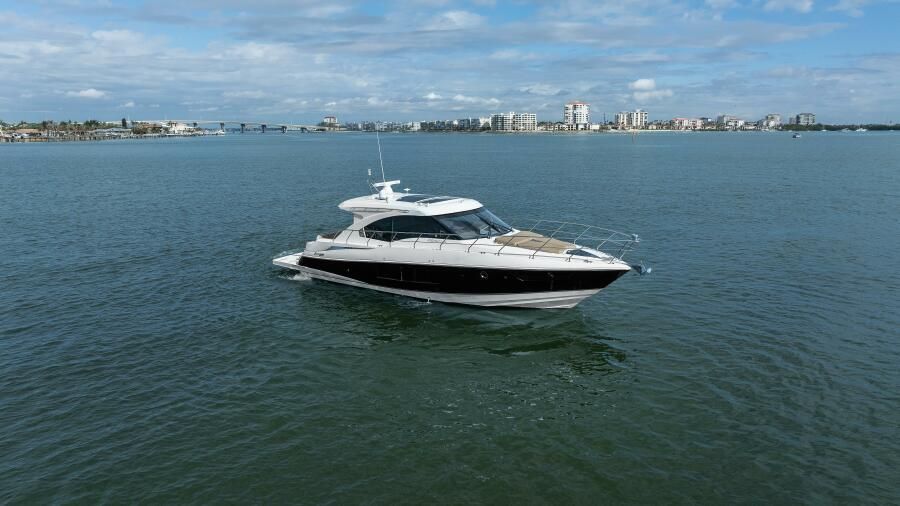 2014 Cruisers Yachts 45 