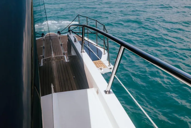  Yacht Photos Pics 2024 Galeon 440 Fly yacht deck with ocean view and sleek railing design.