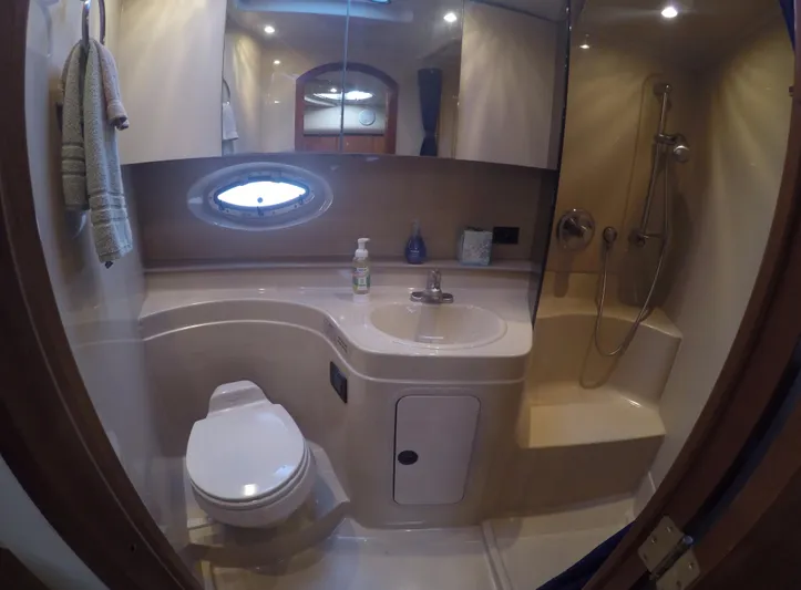 Grand Cru Yacht Photos Pics LLI Head w Separate Shower