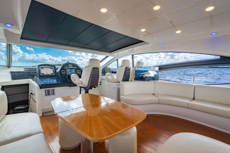 2006 Pershing 62 