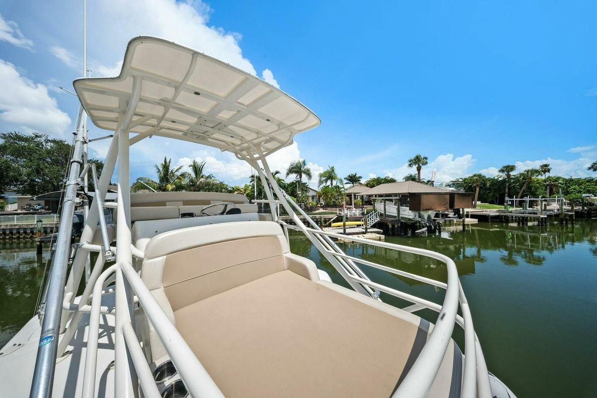 2018 Boston Whaler 42 
