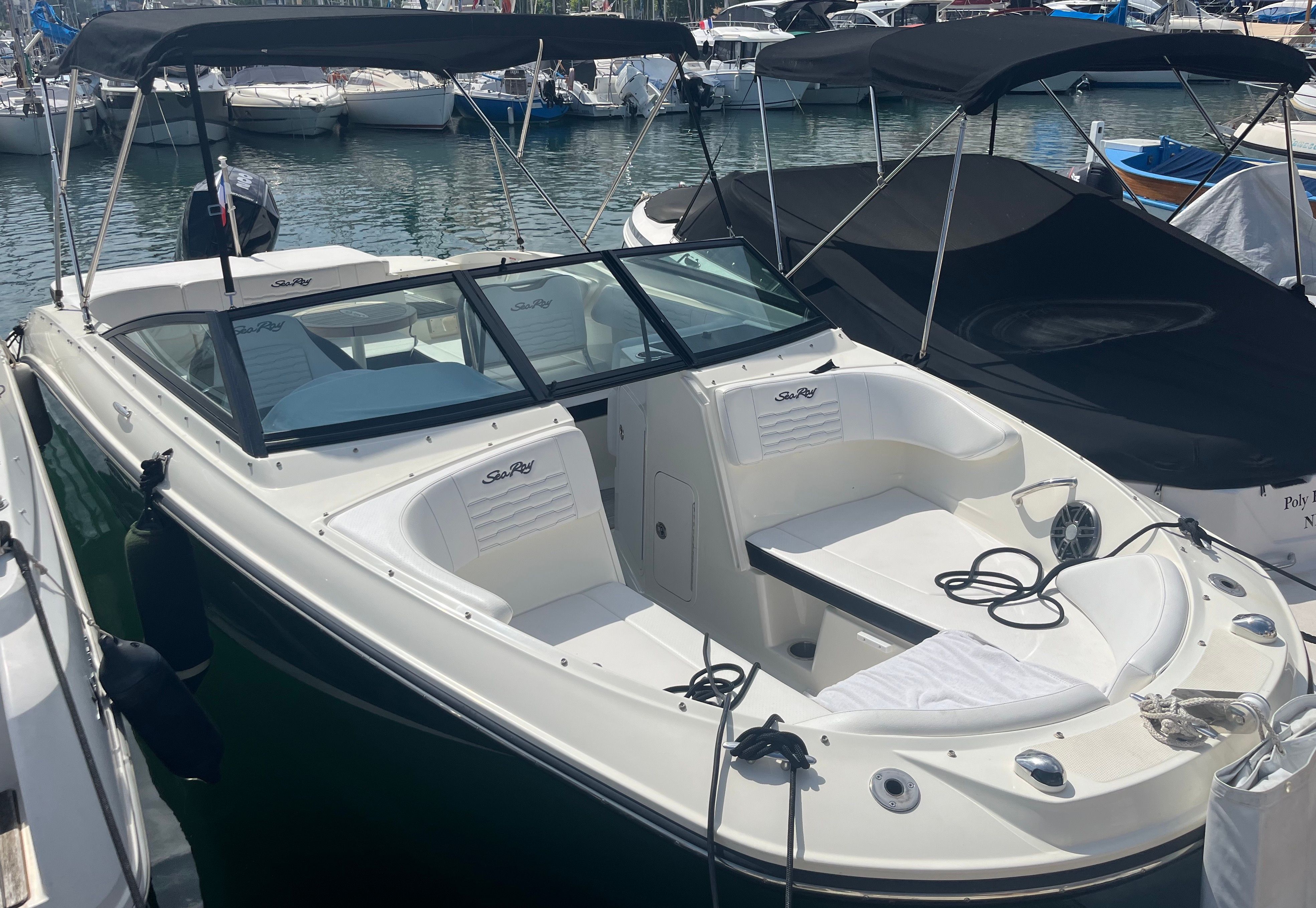 2023 Sea Ray SPX 210 Outboard