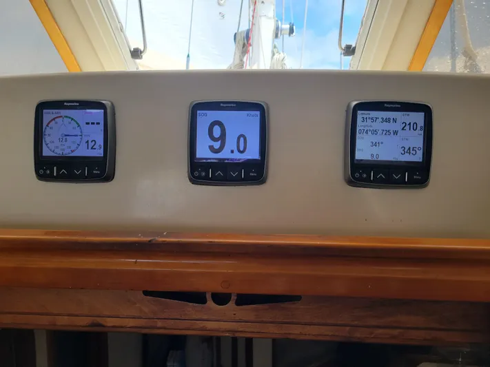 3/4 Time Yacht Photos Pics Navigation instruments on a 1996 Little Harbor 51 Pilothouse yacht dashboard.