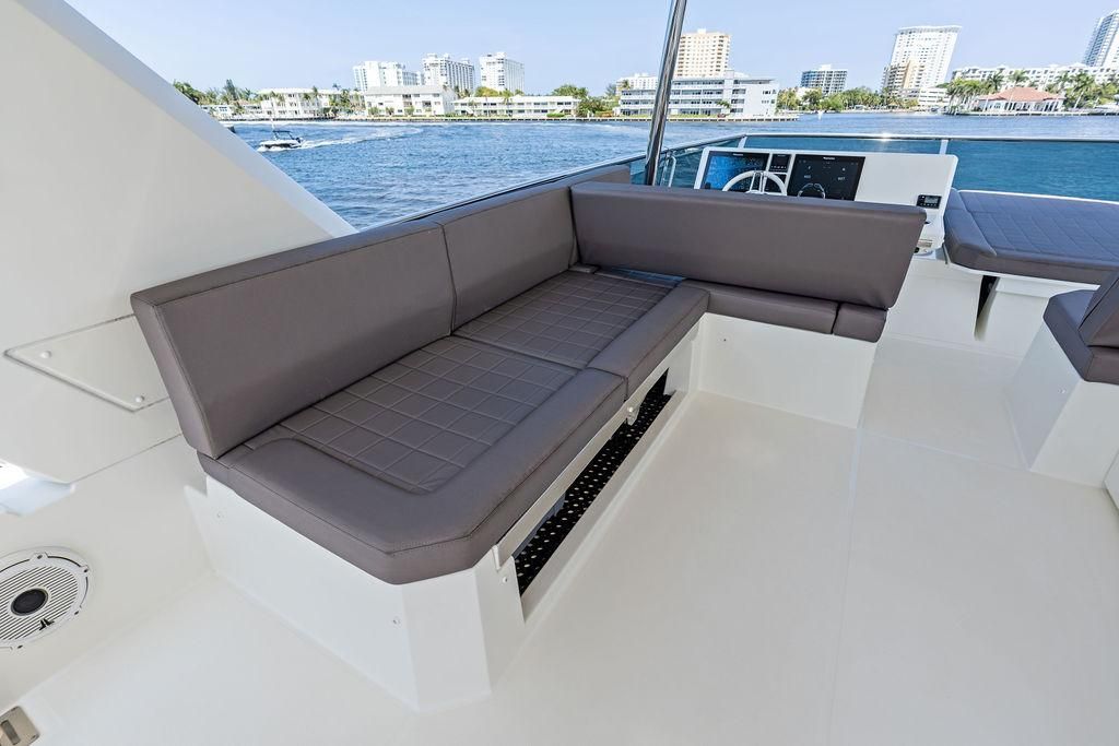 2018 Prestige 68 