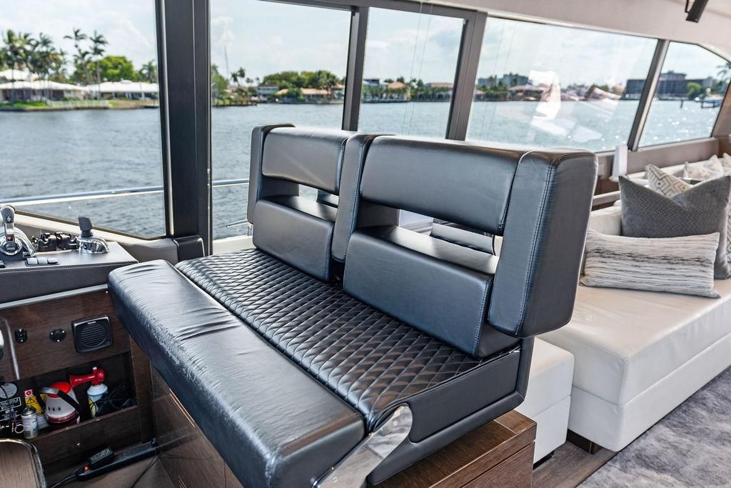 2018 Prestige 68 
