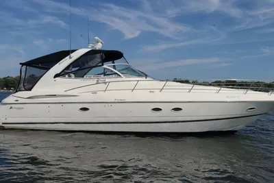 Cruisers Yachts 4370 Express