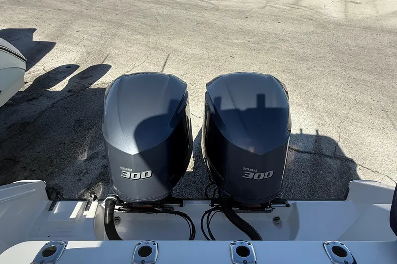  Yacht Photos Pics Twin Yamaha 300 engines on a 2016 Edgewater 280CC boat.