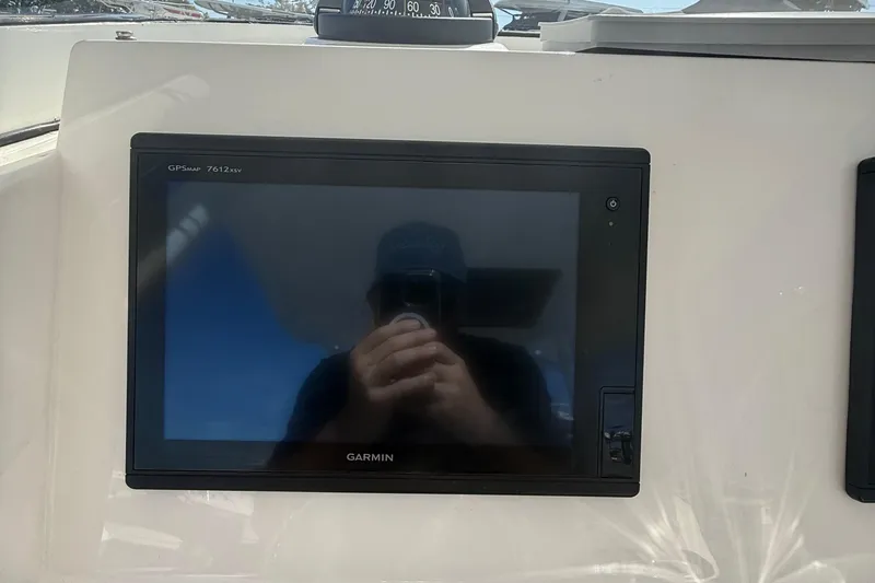  Yacht Photos Pics Garmin GPSMAP 7612xsv on 2016 Edgewater 280CC boat dashboard.