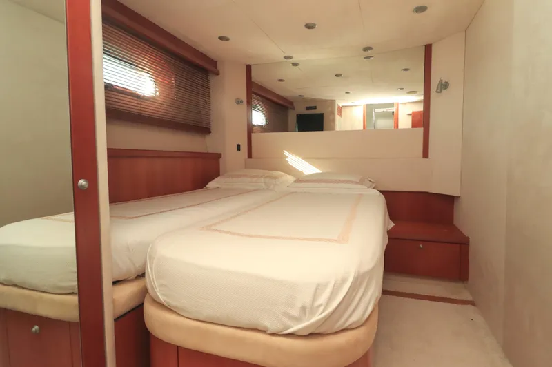  Yacht Photos Pics Luxurious third cabin of 2009 Sunseeker Manhattan 70 yacht with double single bed and or double bed option, for sale in Mexico by Servicios Nauticos and Gaston Troche