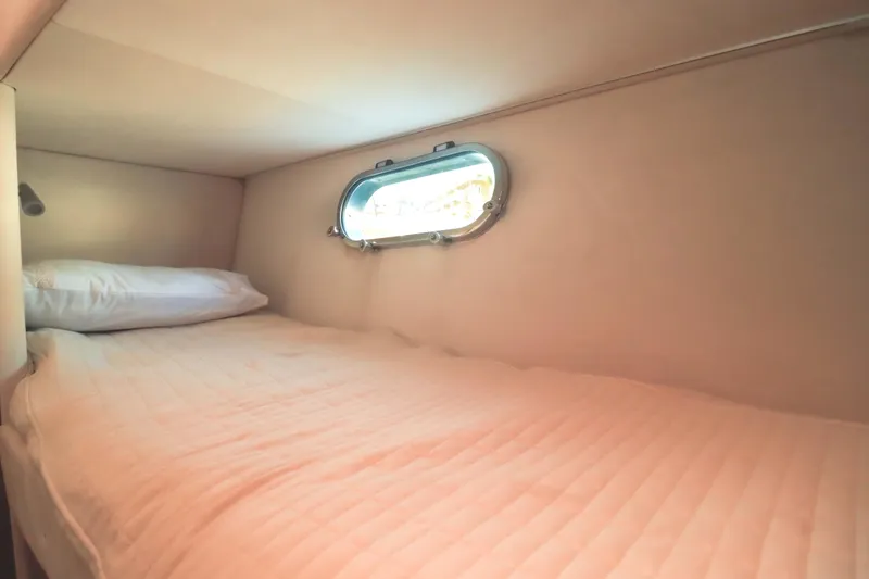  Yacht Photos Pics Luxurious forth cabin bunk beds of 2009 Sunseeker Manhattan 70 yacht, for sale in Mexico by Servicios Nauticos and Gaston Troche