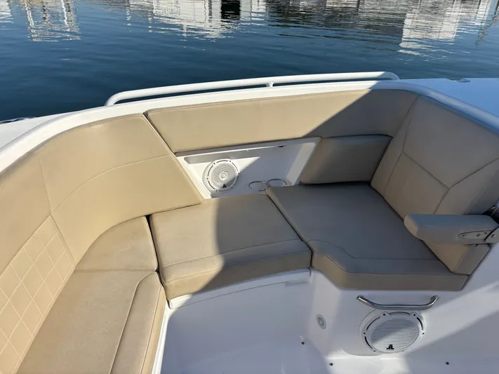  Yacht Photos Pics 2019 EVERGLADES 340 DC - Image 35