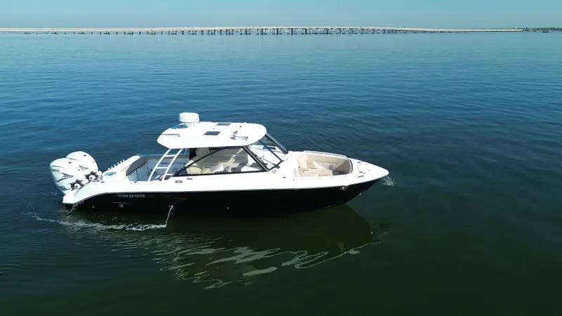  Yacht Photos Pics 2019 EVERGLADES 340 DC - Image 12