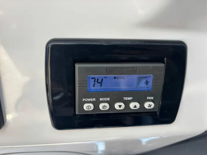  Yacht Photos Pics 2019 EVERGLADES 340 DC - Image 55