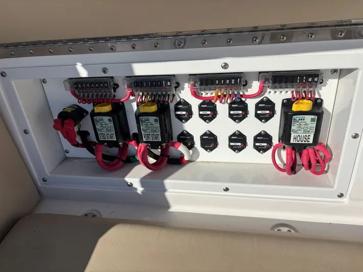  Yacht Photos Pics 2019 EVERGLADES 340 DC - Image 58