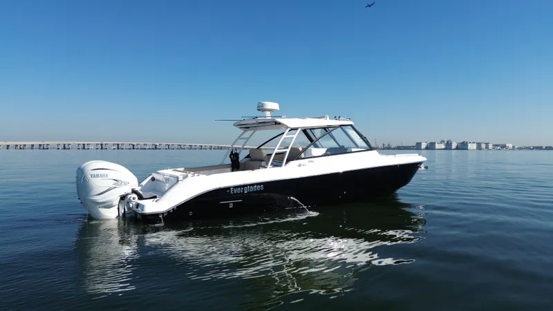  Yacht Photos Pics 2019 EVERGLADES 340 DC - Image 13