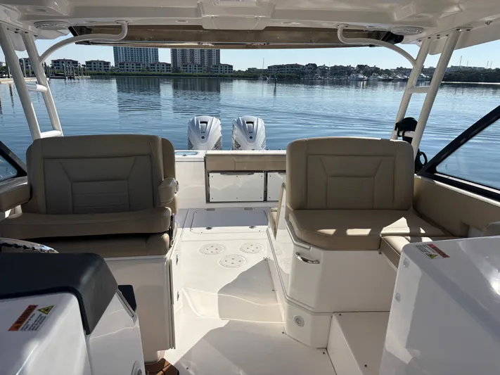 Yacht Photos Pics 2019 EVERGLADES 340 DC - Image 25