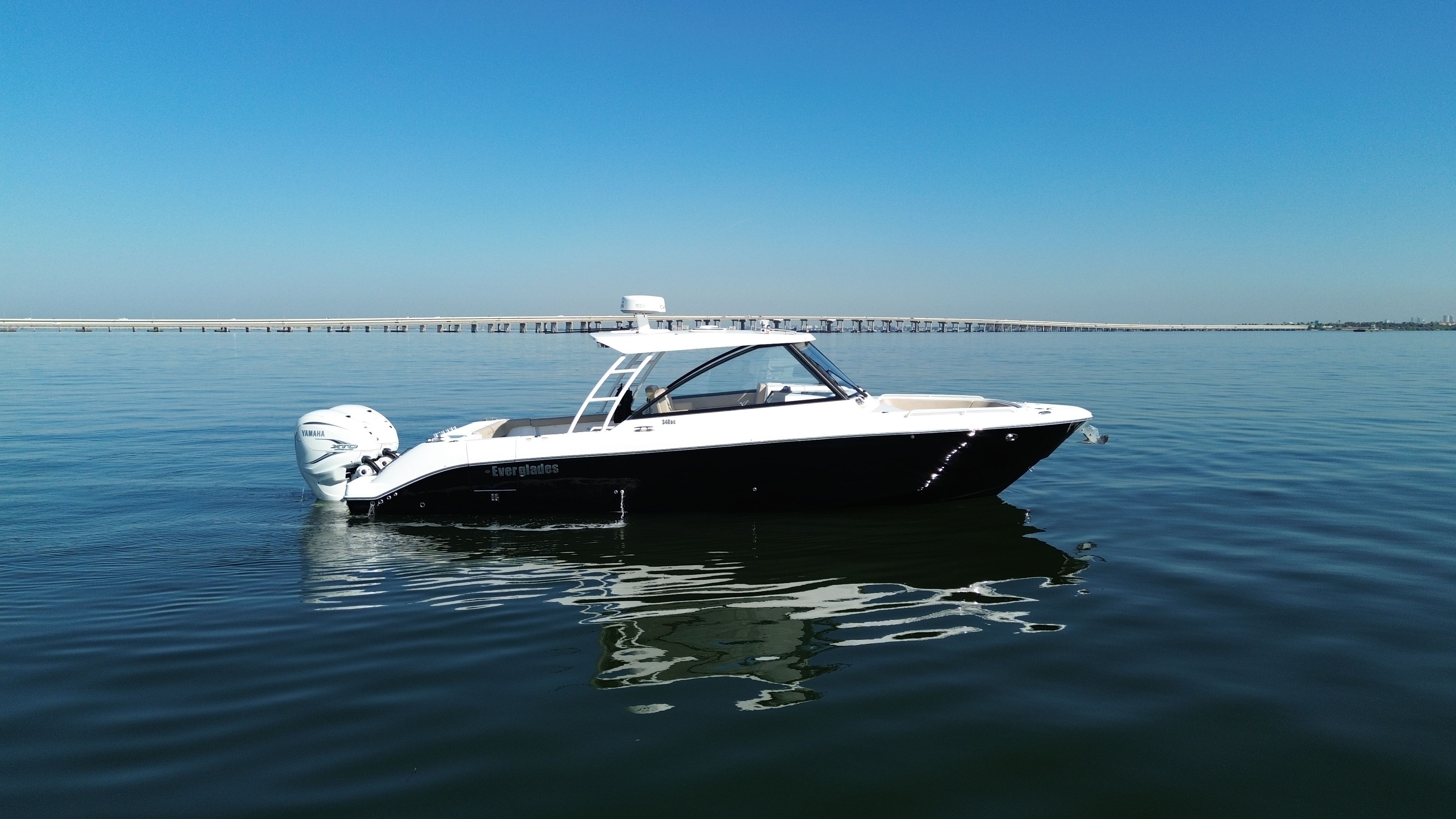 Everglades 340 Dual Console