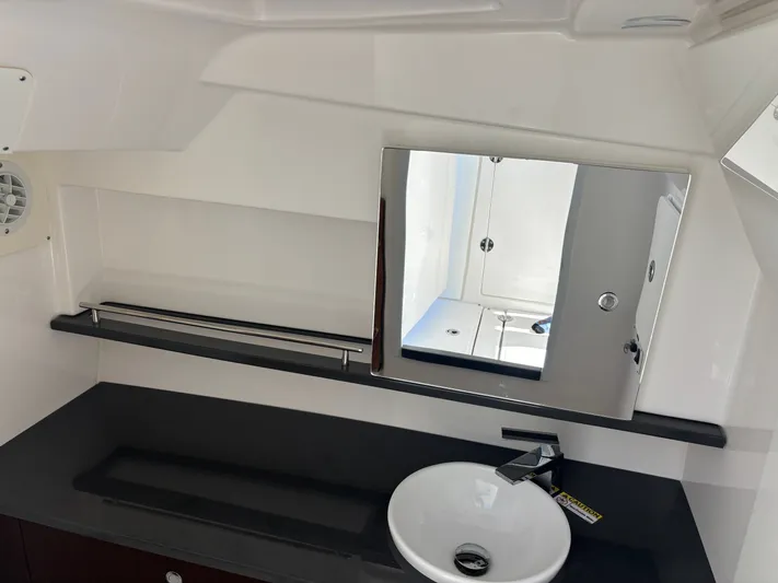  Yacht Photos Pics 2019 EVERGLADES 340 DC - Image 41