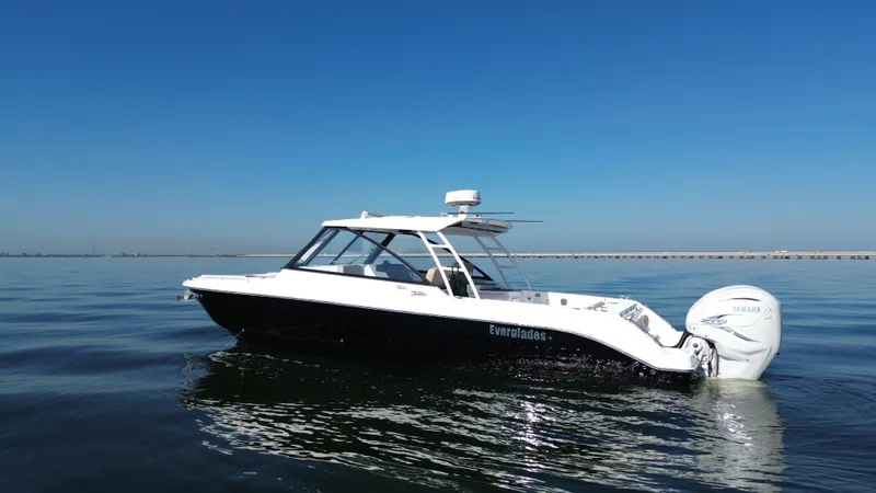  Yacht Photos Pics 2019 EVERGLADES 340 DC - Image 3