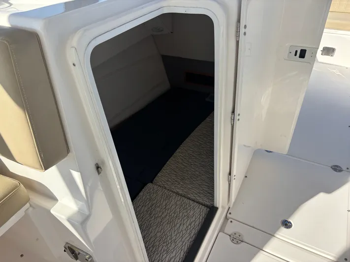  Yacht Photos Pics 2019 EVERGLADES 340 DC - Image 61