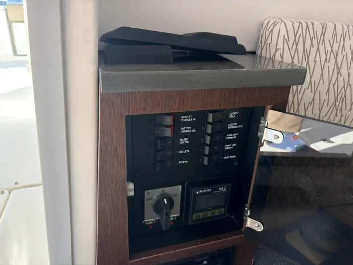  Yacht Photos Pics 2019 EVERGLADES 340 DC - Image 57