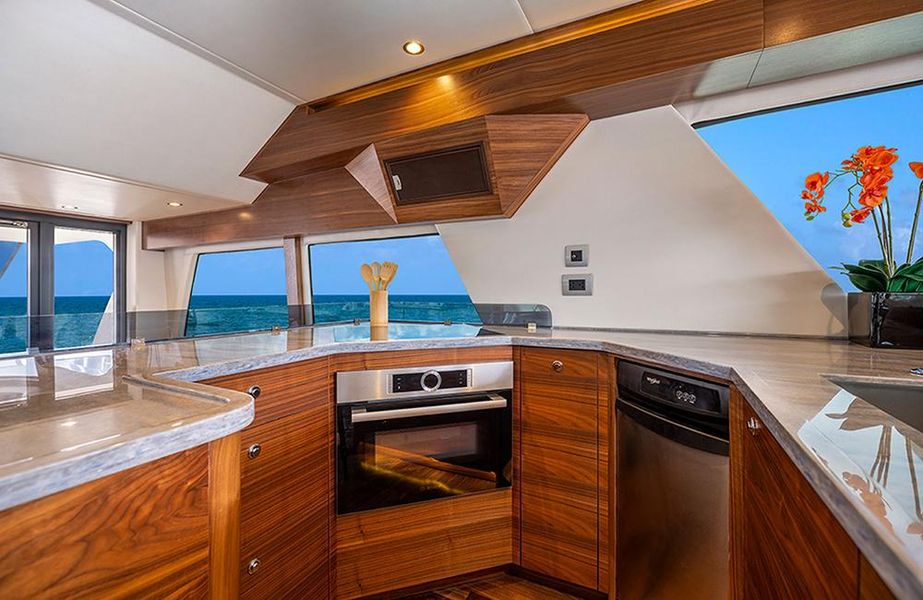 2018 Outer Reef Trident 620