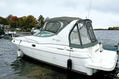 Cruisers Yachts 3075