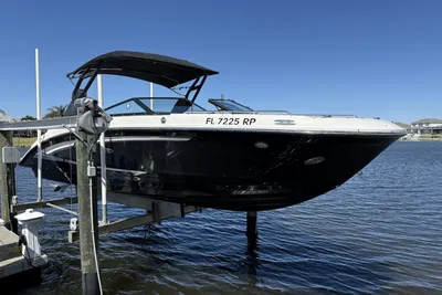 Sea Ray SDX 270 Outboard