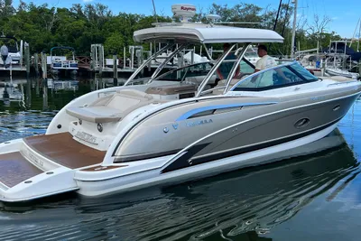 Formula 350 Crossover Bowrider
