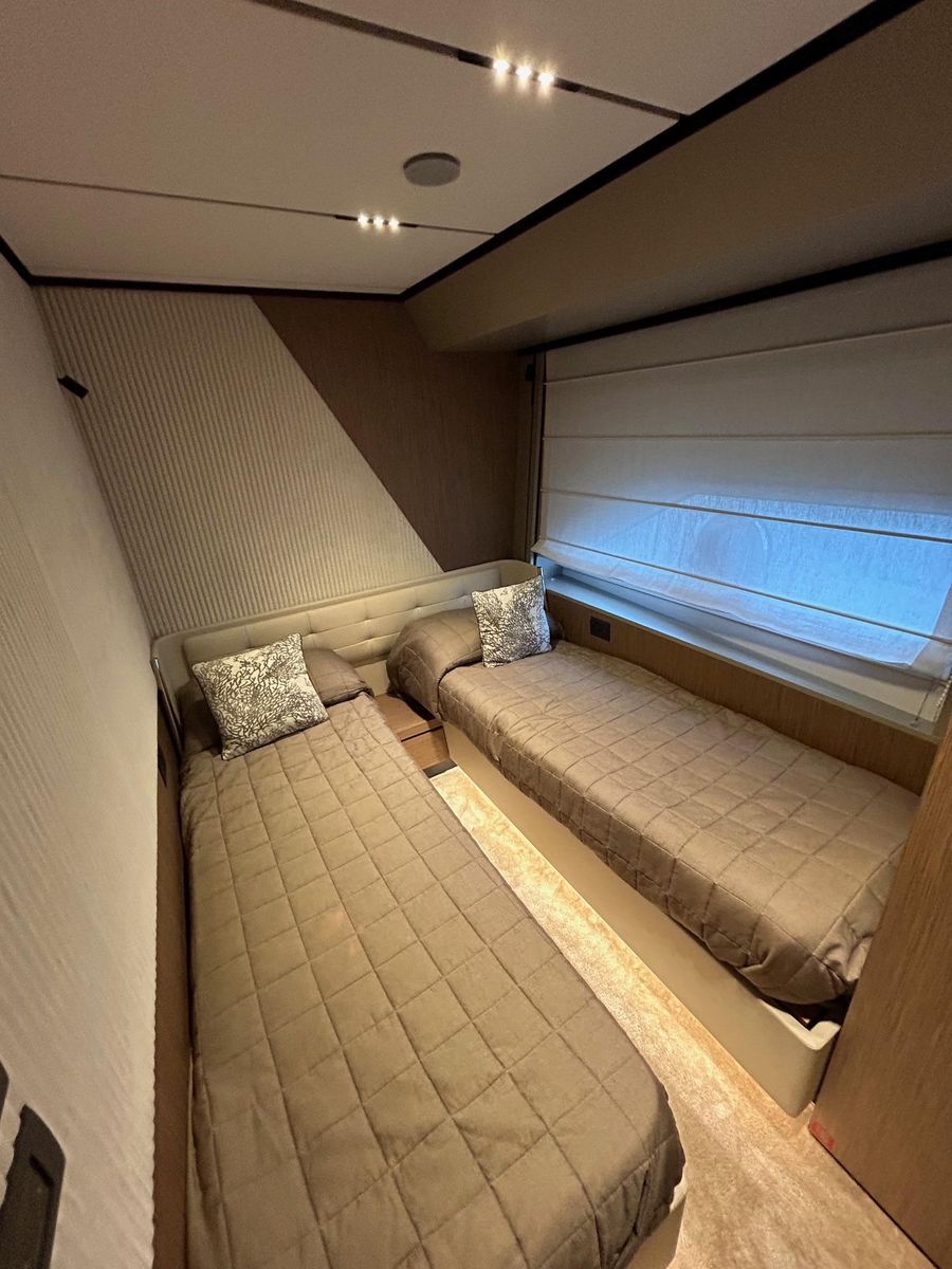 2023 Ferretti Yachts 73 