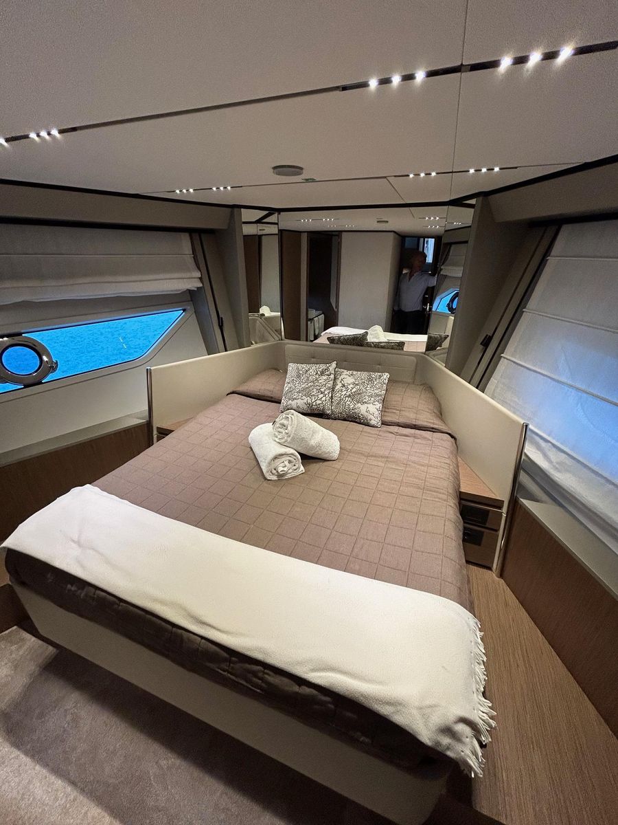 2023 Ferretti Yachts 73 
