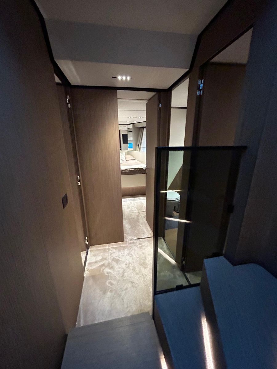 2023 Ferretti Yachts 73 