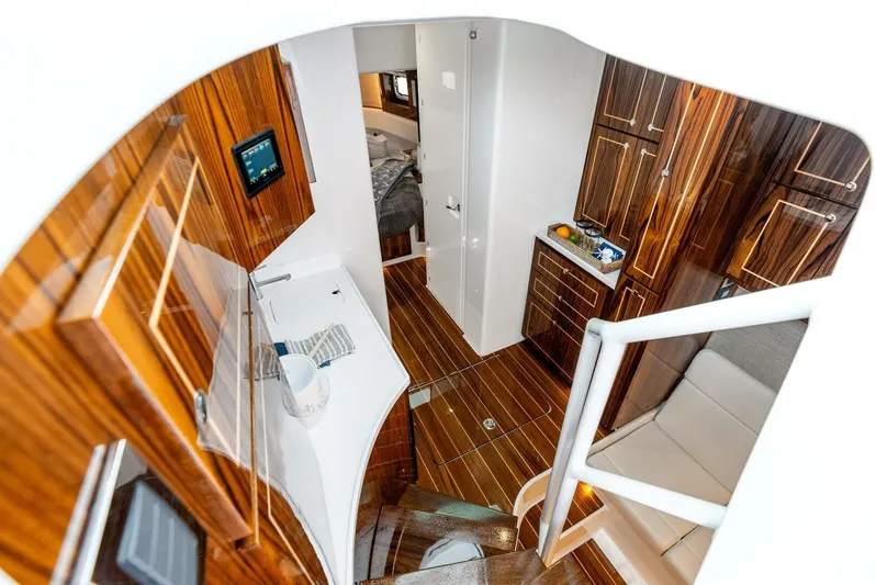  Yacht Photos Pics 2025 Hcb 56 Suenos Gix - Image 27