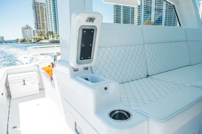  Yacht Photos Pics 2024 Hcb 48 Campeon - Image 22